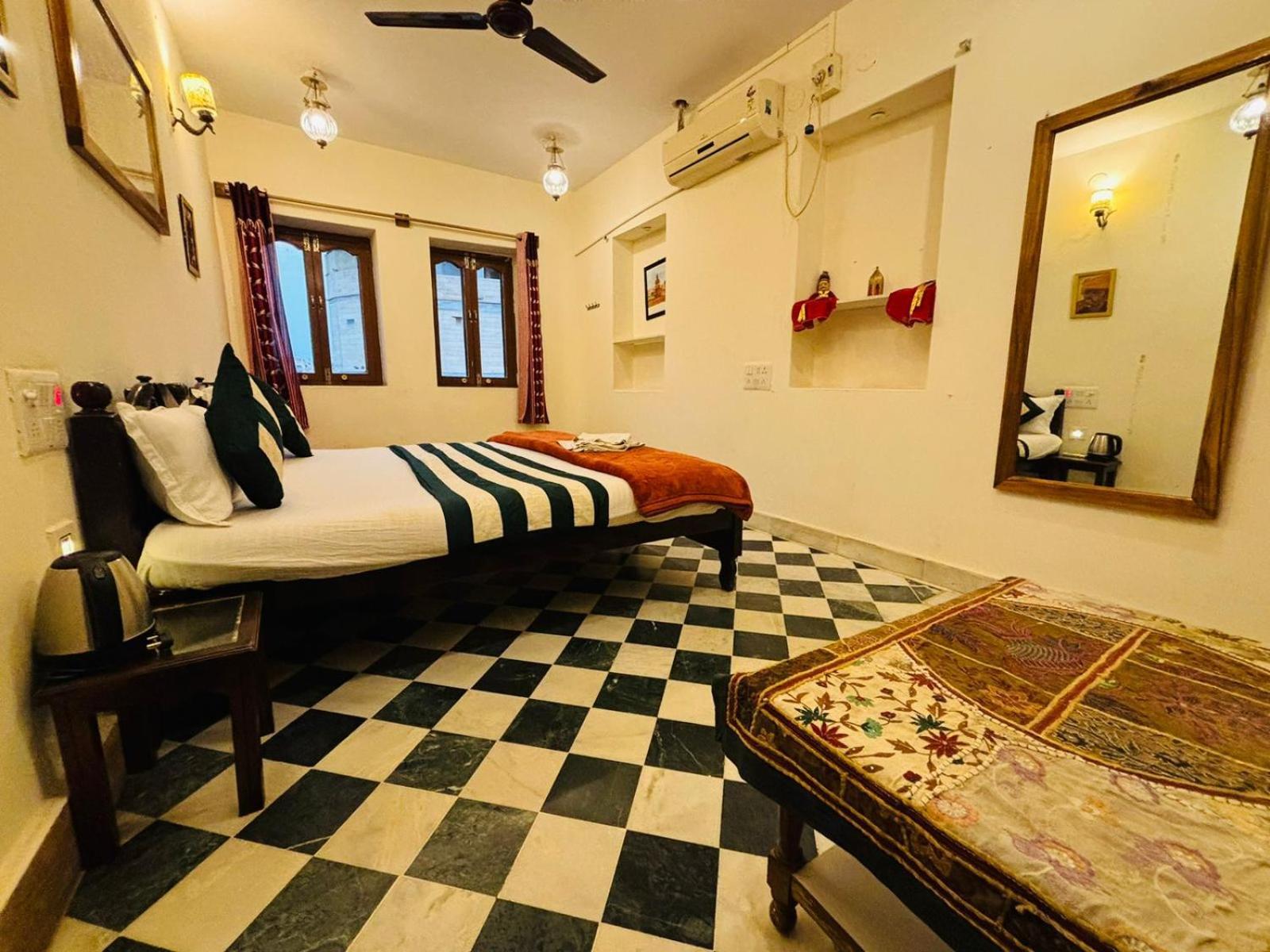 Hotel Renuka Jaisalmer Exterior foto